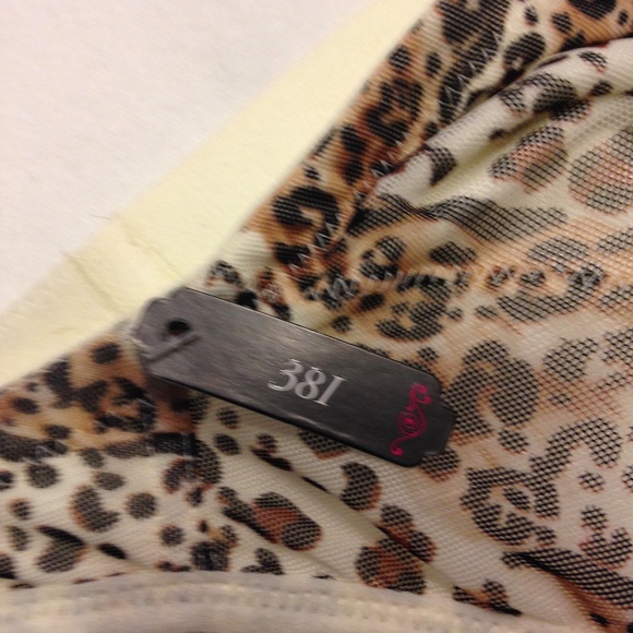1st & Curve Animal Print Bra - Picture 4 of 6